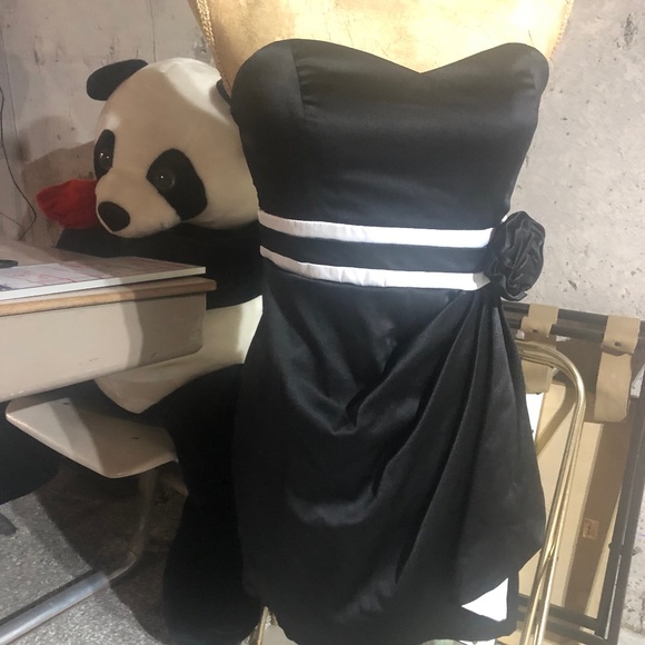 Forever 21 Dresses & Skirts - Silky dress classic black and white size small by brand Xxi